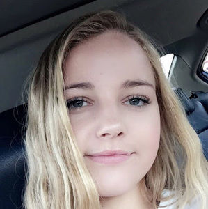 Meet your Posher, Makayla
